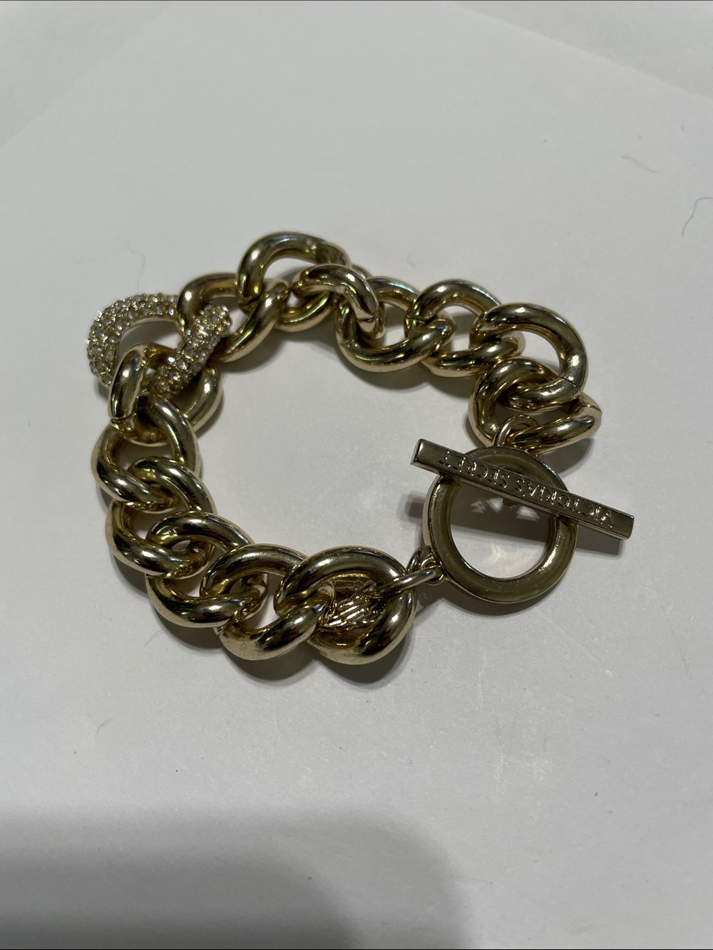 Victoria’s Secret Chunky Chain Toggle Bracelet with Pave Heart Accent. 9/6/6